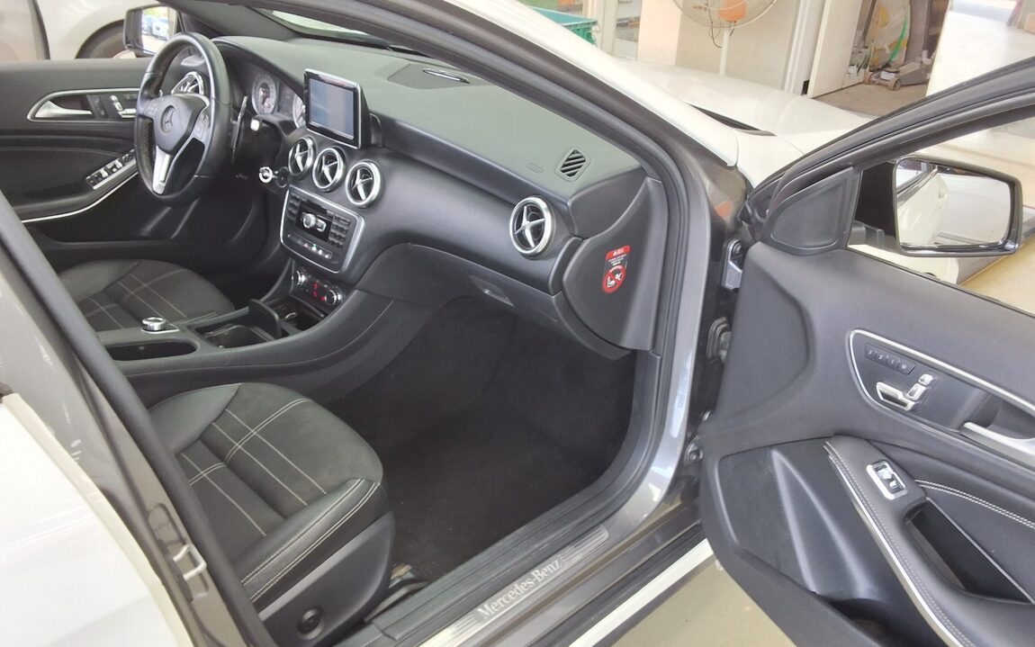 MERCEDES-BENZ A-CLASS (3RD GEN) A200 CDI NIGHT 2014 - zdjęcie 14