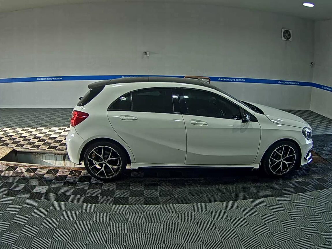 MERCEDES-BENZ A-CLASS (3RD GEN) A200 CDI NIGHT 2014 - zdjęcie 4