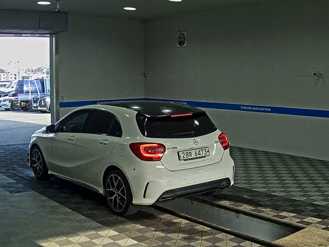 MERCEDES-BENZ A-CLASS (3RD GEN) A200 CDI NIGHT 2014 - zdjęcie 6