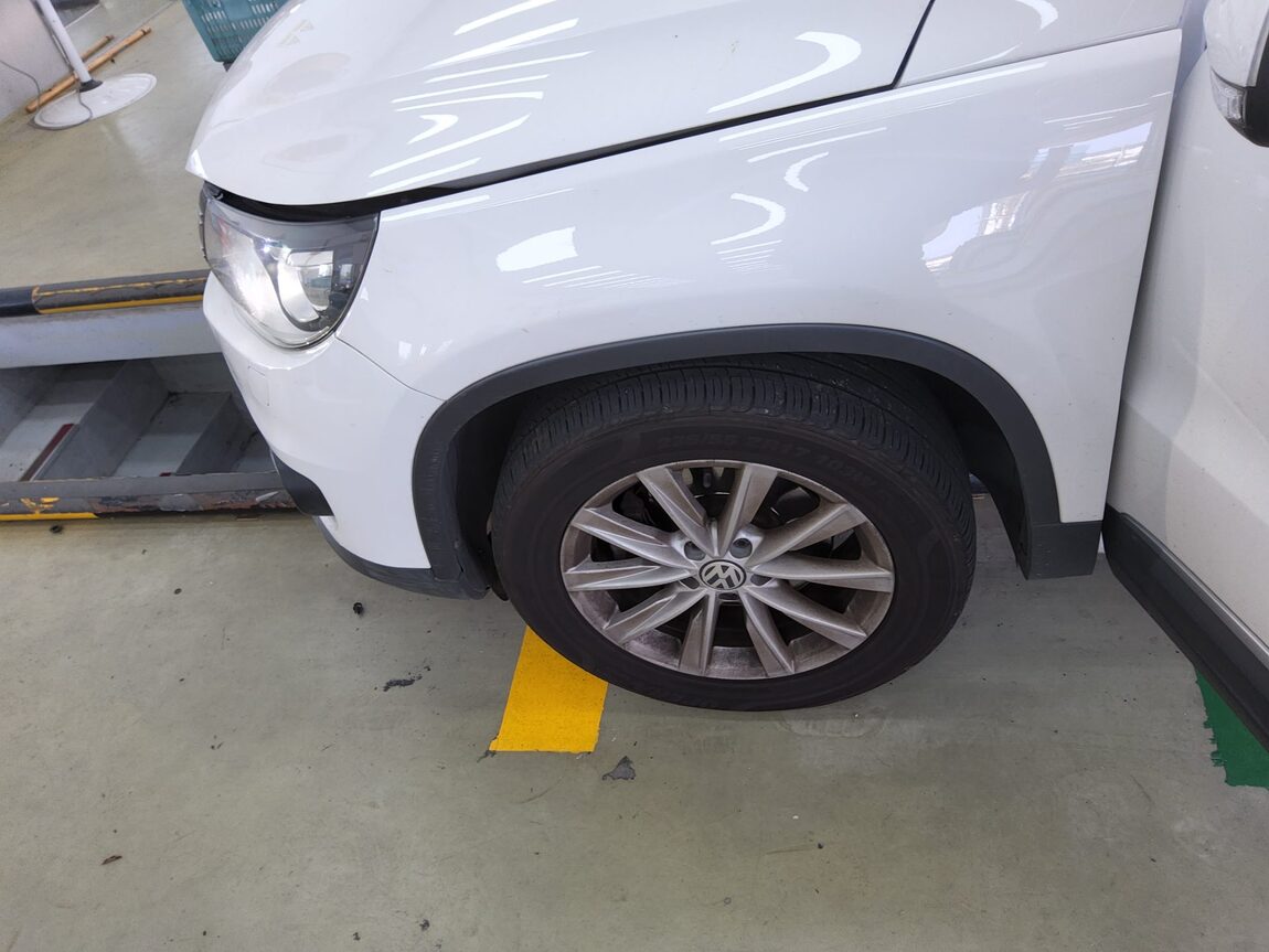 VOLKSWAGEN TIGUAN 2.0 TDI BLUEMOTION COMFORT 2014 - zdjęcie 19