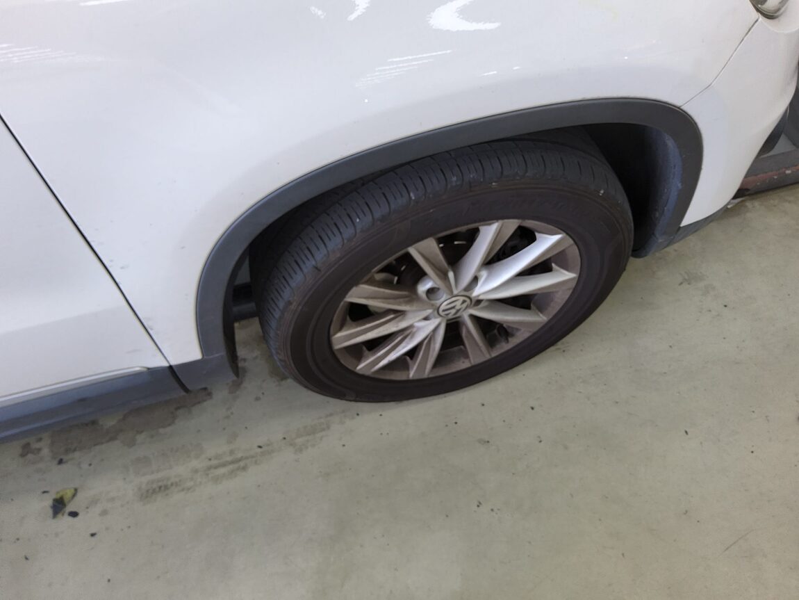 VOLKSWAGEN TIGUAN 2.0 TDI BLUEMOTION COMFORT 2014 - zdjęcie 21
