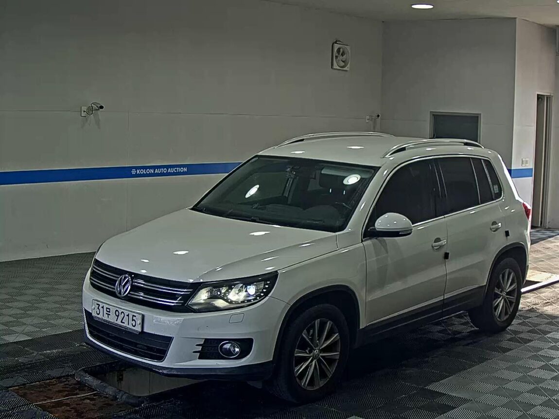 VOLKSWAGEN TIGUAN 2.0 TDI BLUEMOTION COMFORT 2014 - zdjęcie 2