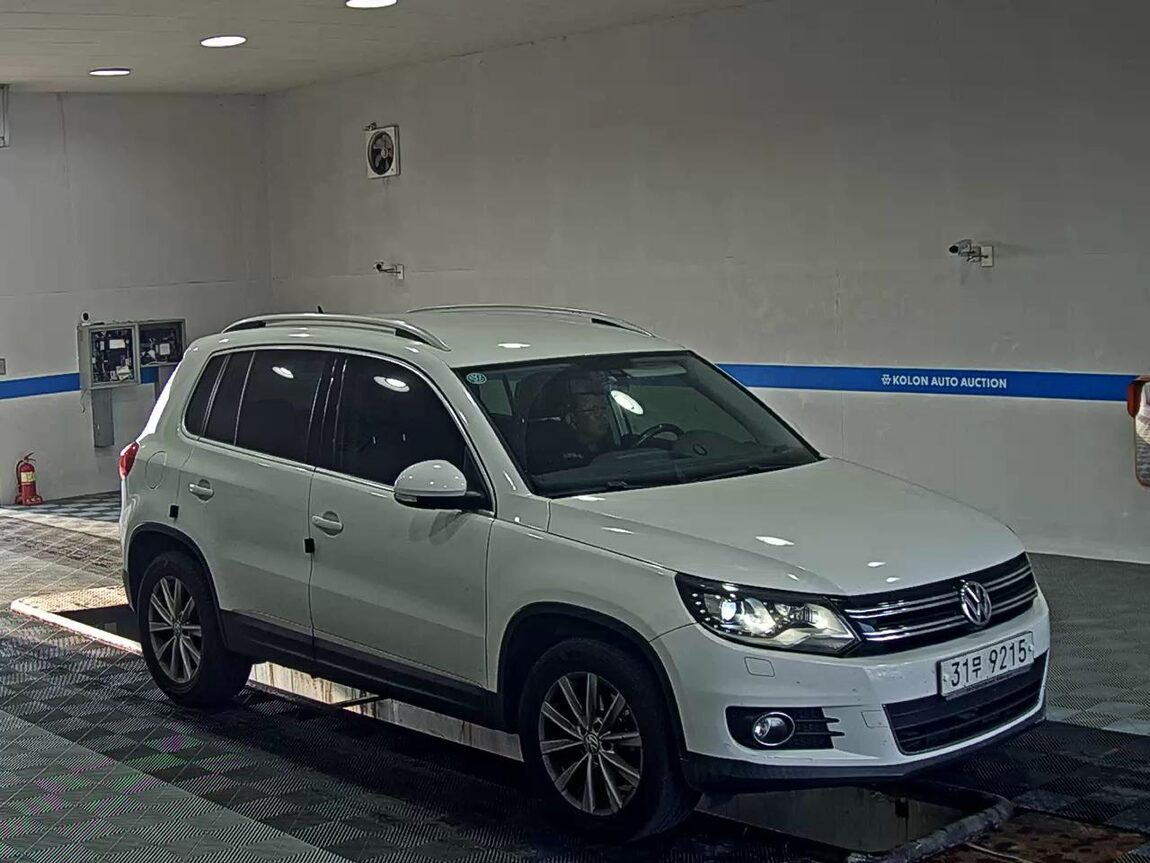 VOLKSWAGEN TIGUAN 2.0 TDI BLUEMOTION COMFORT 2014 - zdjęcie 3