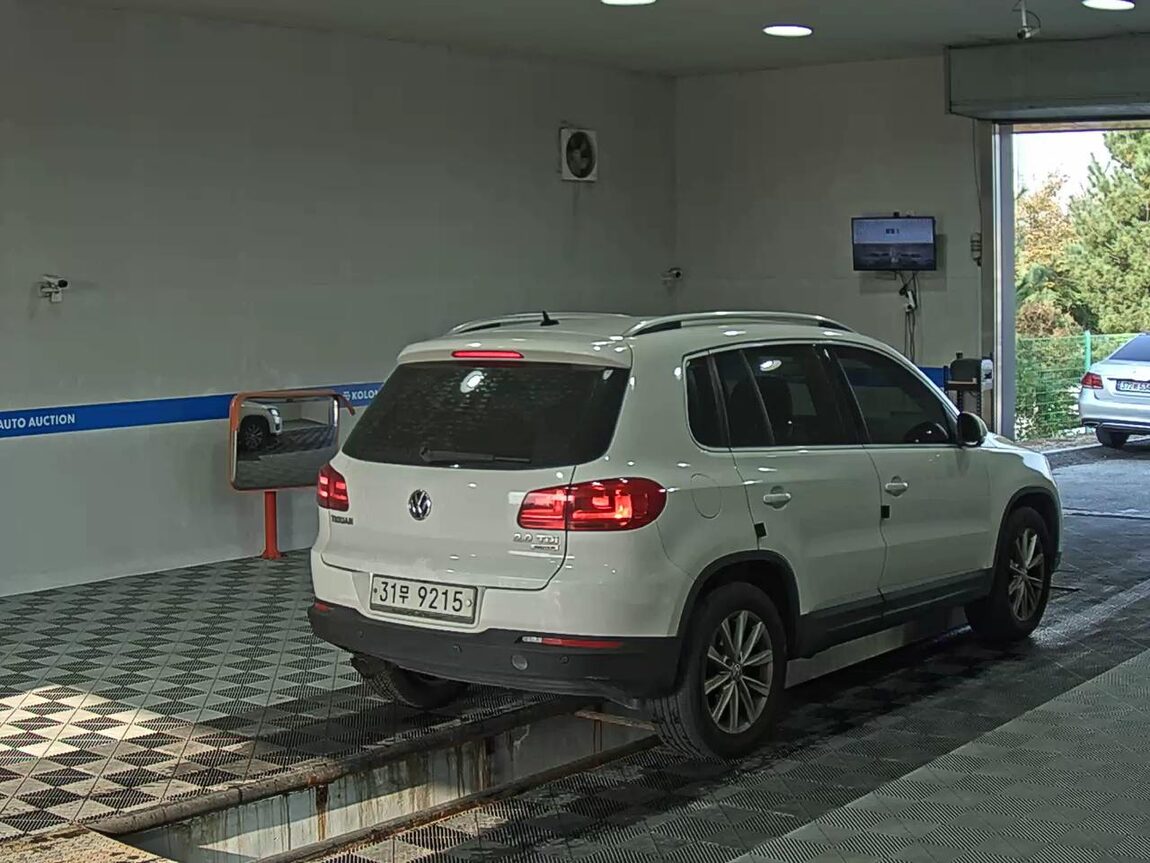 VOLKSWAGEN TIGUAN 2.0 TDI BLUEMOTION COMFORT 2014 - zdjęcie 5