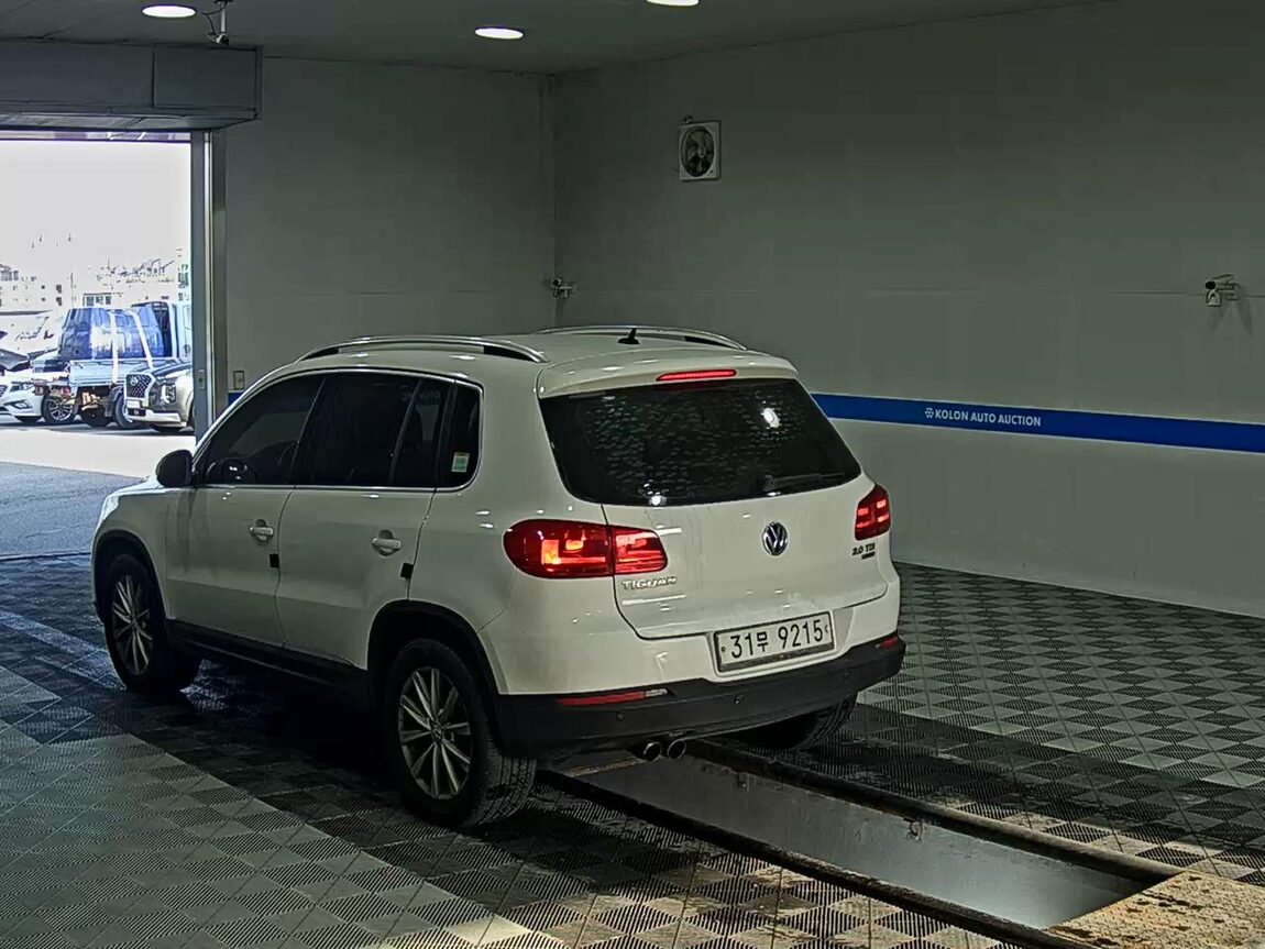 VOLKSWAGEN TIGUAN 2.0 TDI BLUEMOTION COMFORT 2014 - zdjęcie 6