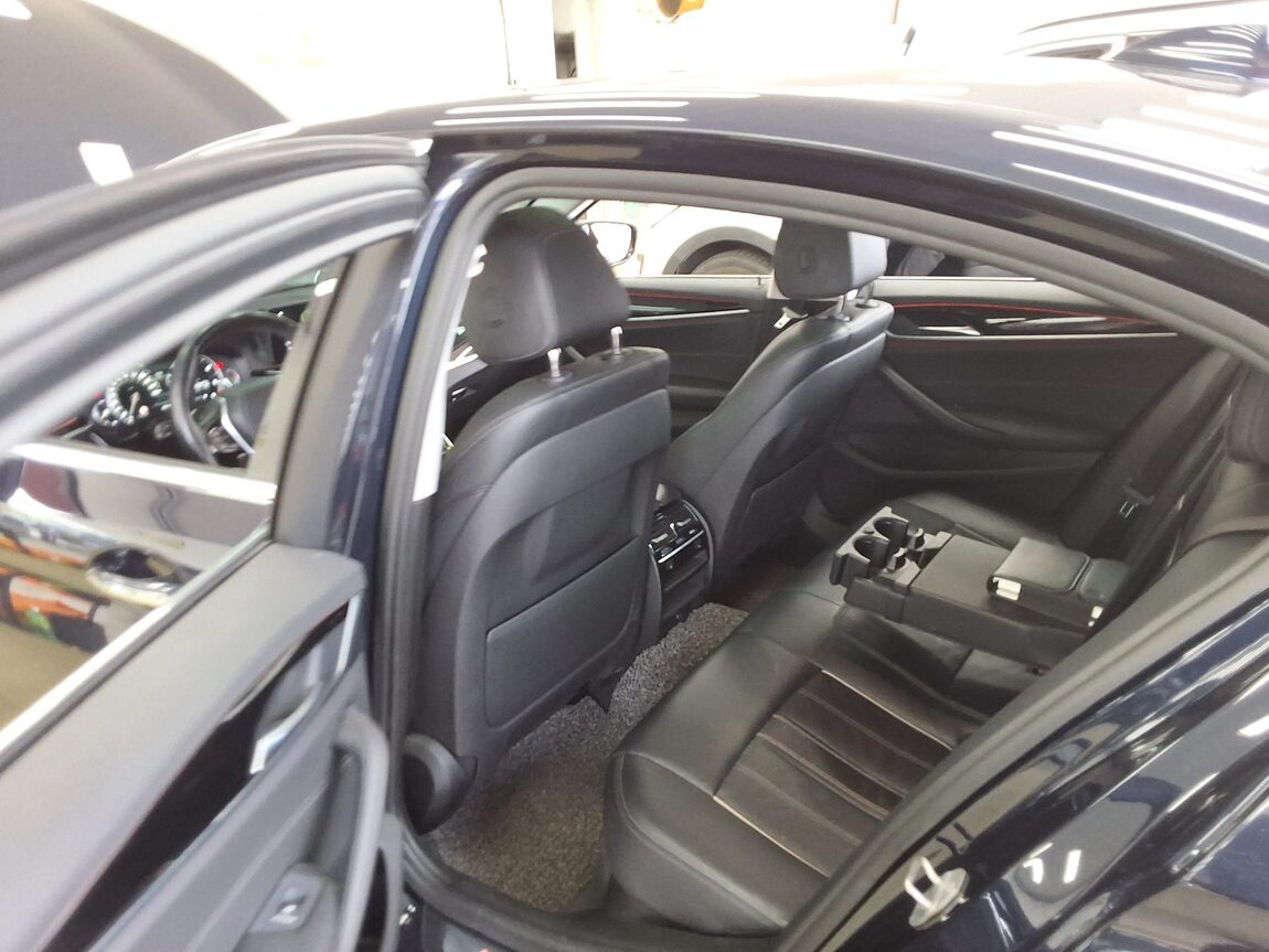 BMW 5 SERIES (7TH GEN) 520d LUXURY LINE SPECIAL 2018 - zdjęcie 12