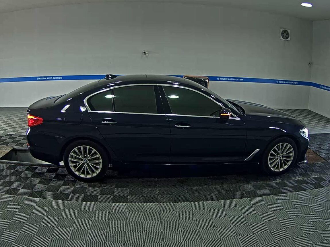 BMW 5 SERIES (7TH GEN) 520d LUXURY LINE SPECIAL 2018 - zdjęcie 4