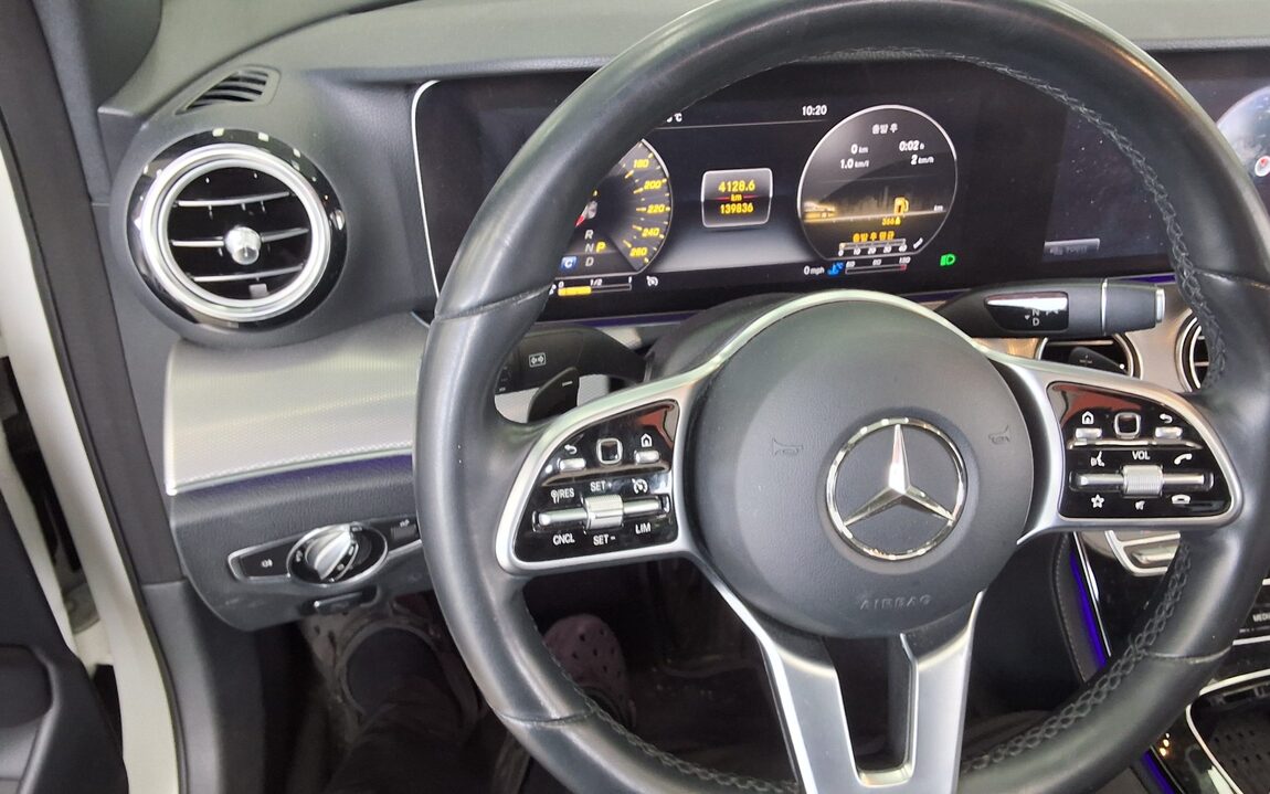 MERCEDES-BENZ E-CLASS (5TH GEN) E300 AVANTGARDE 2019 - zdjęcie 17