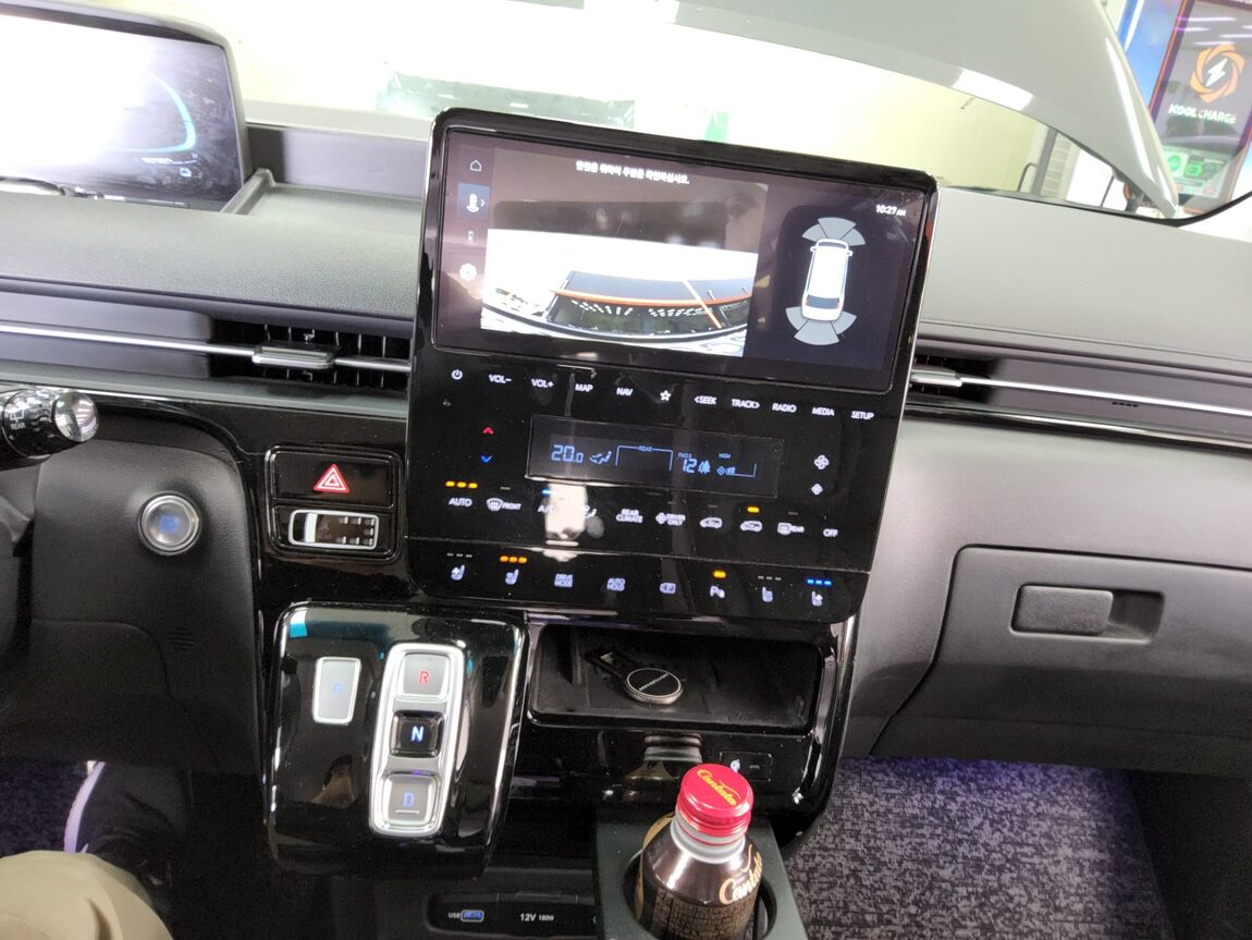 HYUNDAI STARIA HYBRID 1.6 HEV LOUNGE 9-SEATER PRESTIGE 2025 - zdjęcie 18