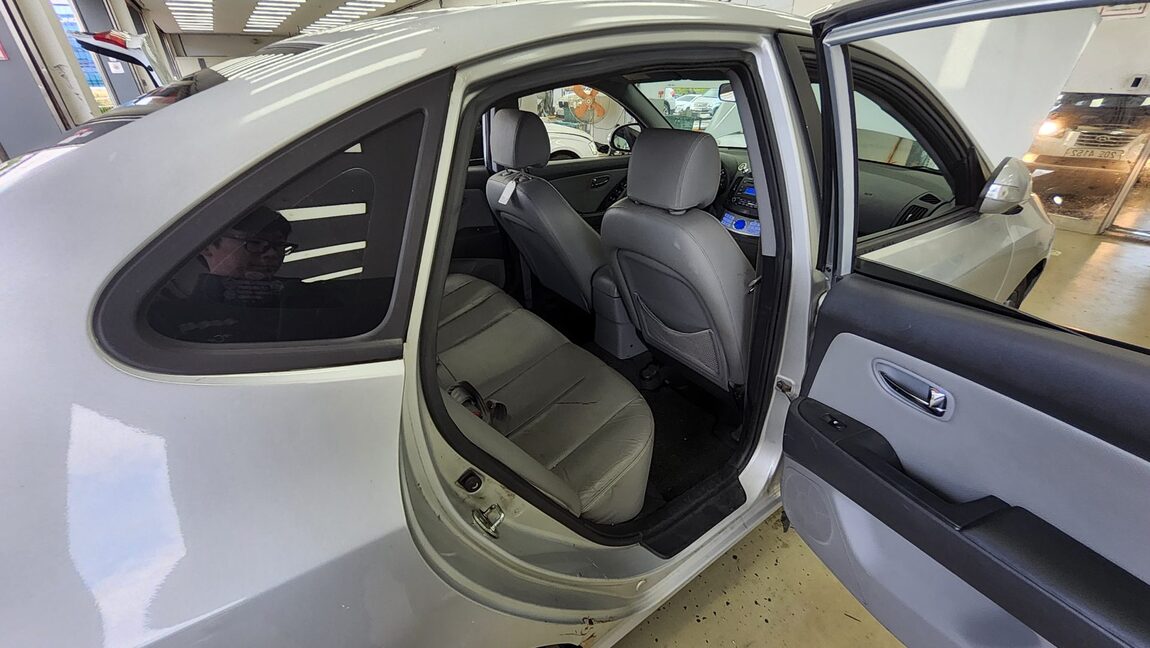 HYUNDAI AVANTE HD 1.6 VVT S16 LUXURY WORLD CUP SPECIAL 2010 - zdjęcie 13