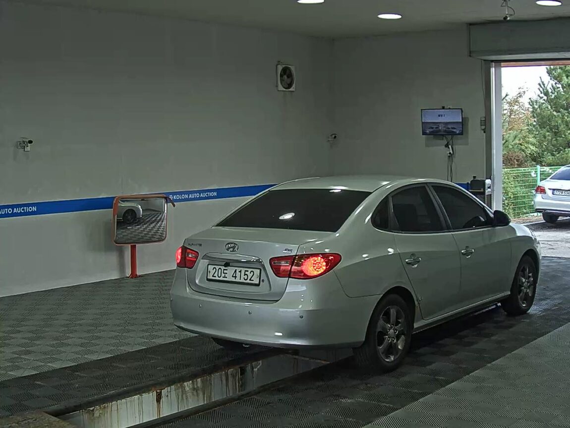 HYUNDAI AVANTE HD 1.6 VVT S16 LUXURY WORLD CUP SPECIAL 2010 - zdjęcie 5