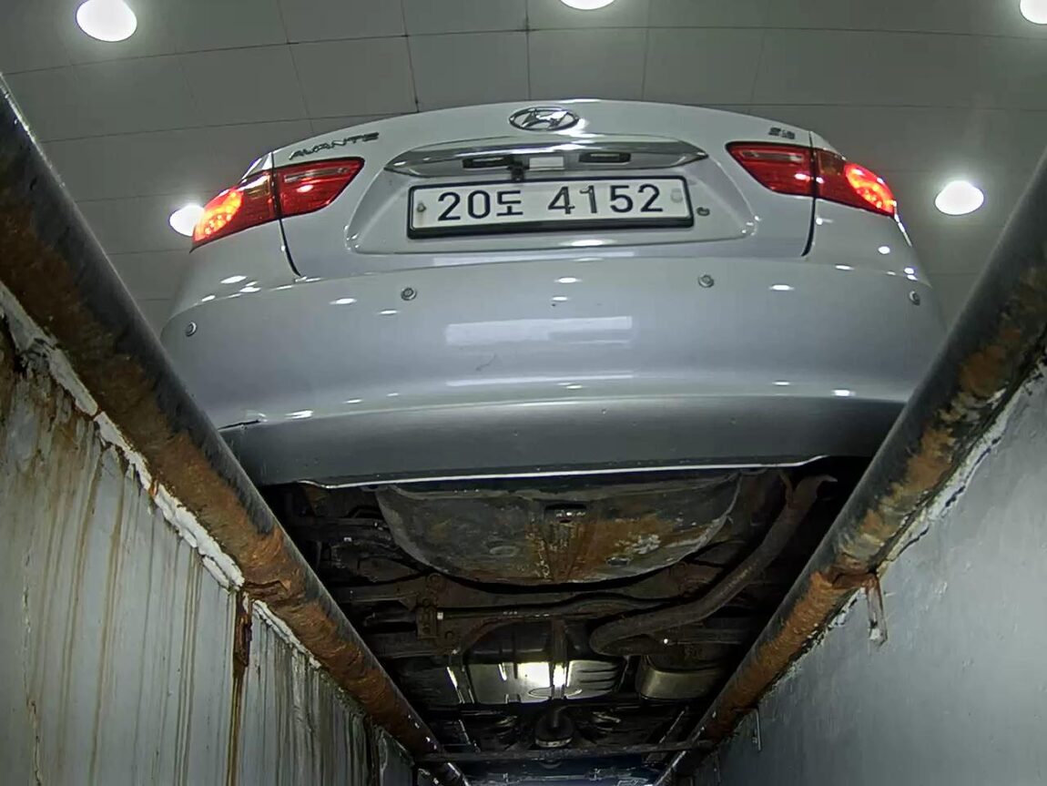 HYUNDAI AVANTE HD 1.6 VVT S16 LUXURY WORLD CUP SPECIAL 2010 - zdjęcie 8