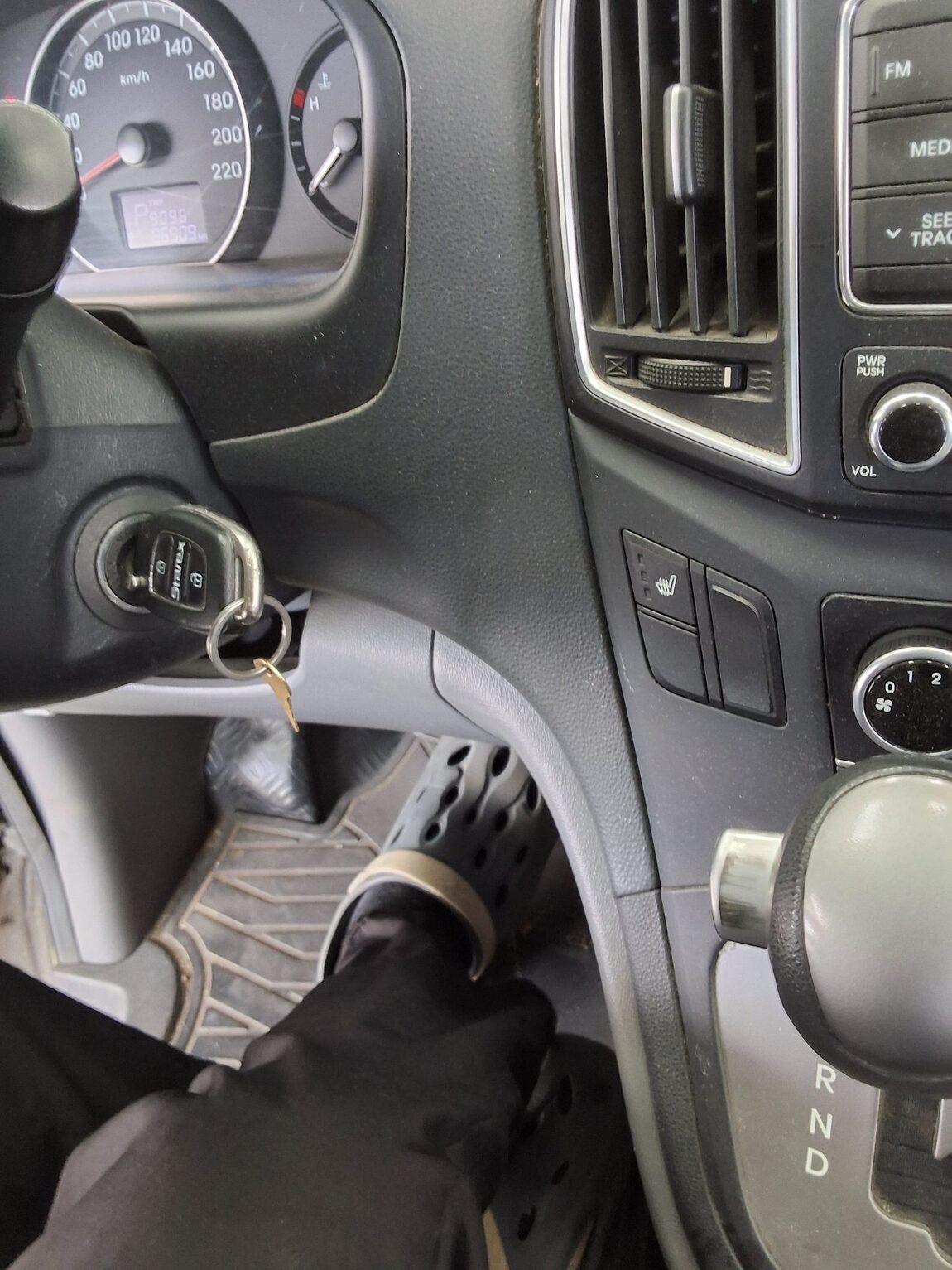 HYUNDAI GRAND STAREX 5-SEATER DIESEL VAN SMART 2016 - zdjęcie 17