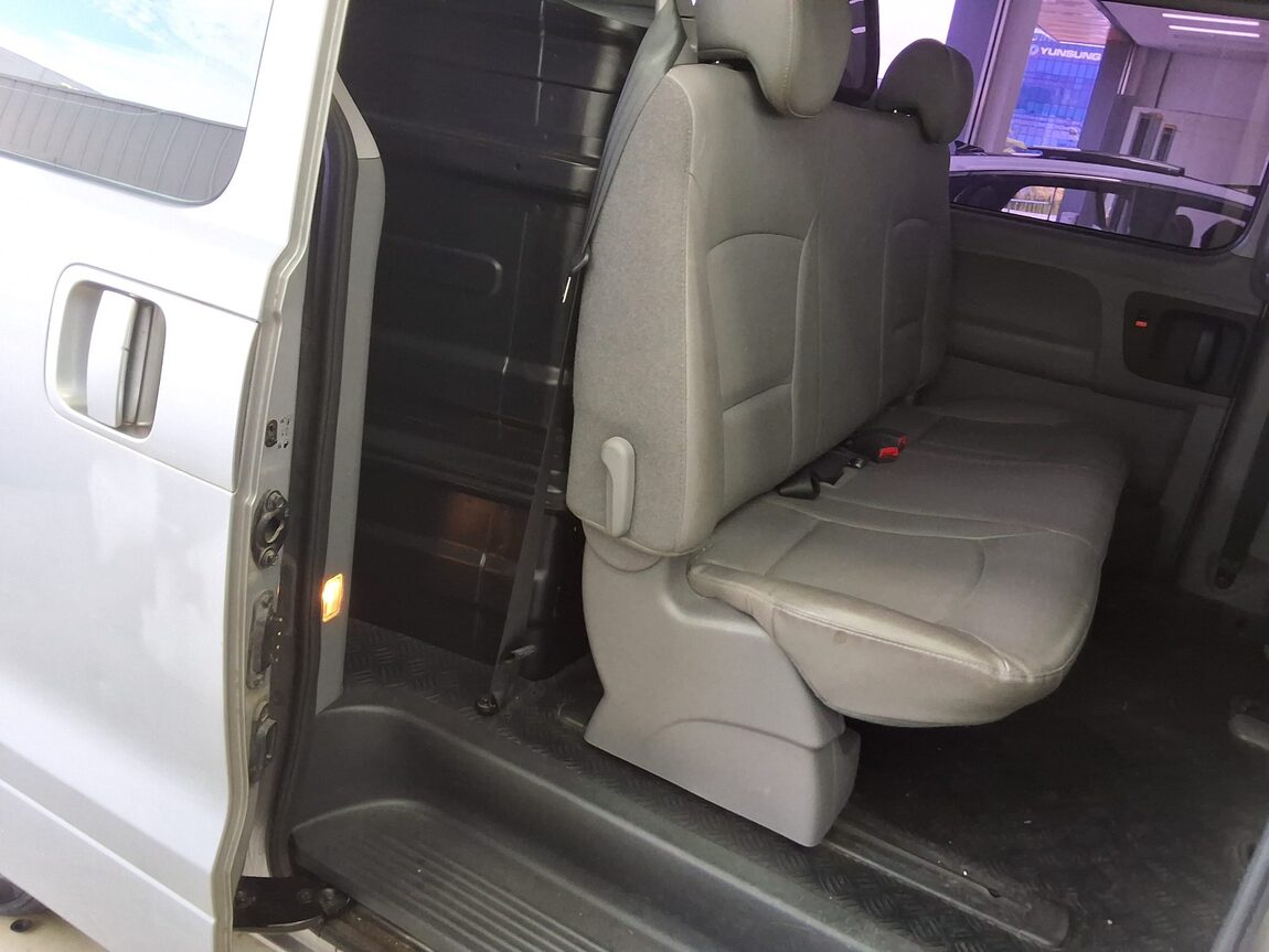 HYUNDAI GRAND STAREX 5-SEATER DIESEL VAN SMART 2016 - zdjęcie 13