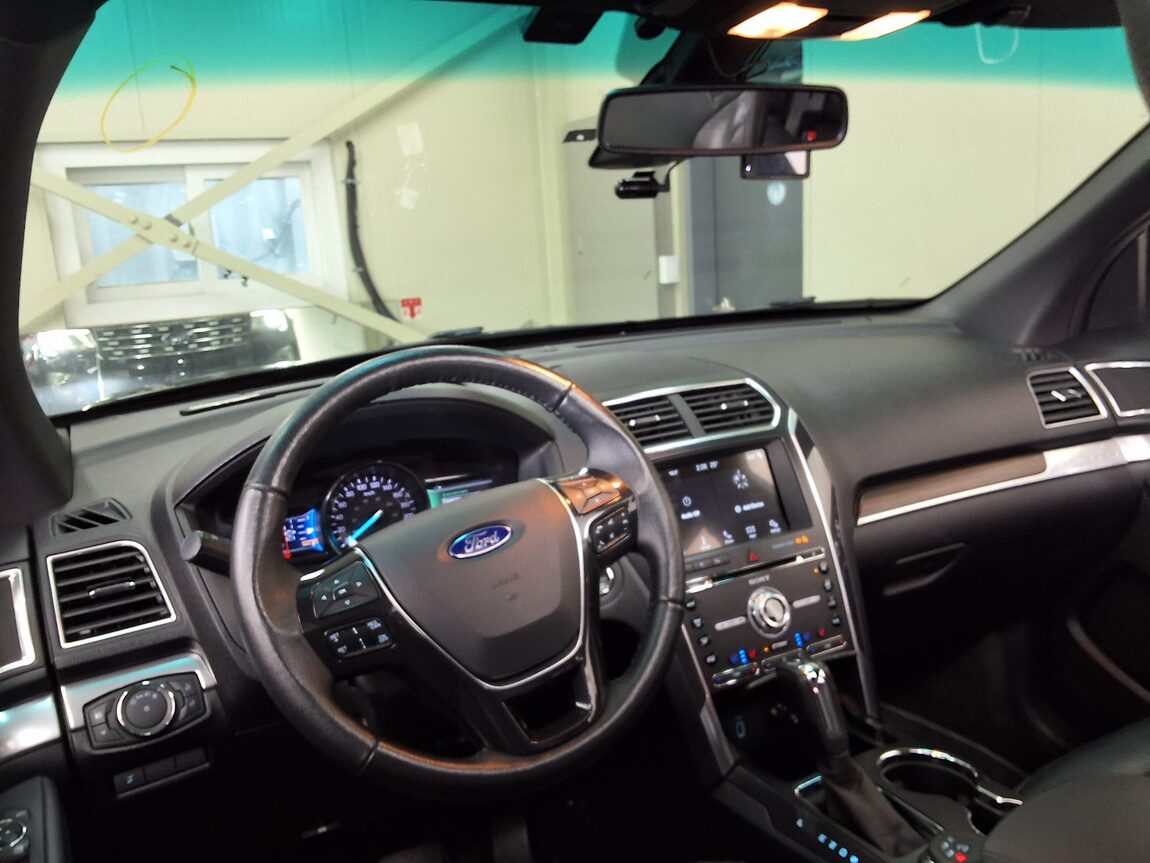 FORD EXPLORER (5TH GEN) 2.3 AWD LIMITED 2017 - zdjęcie 12