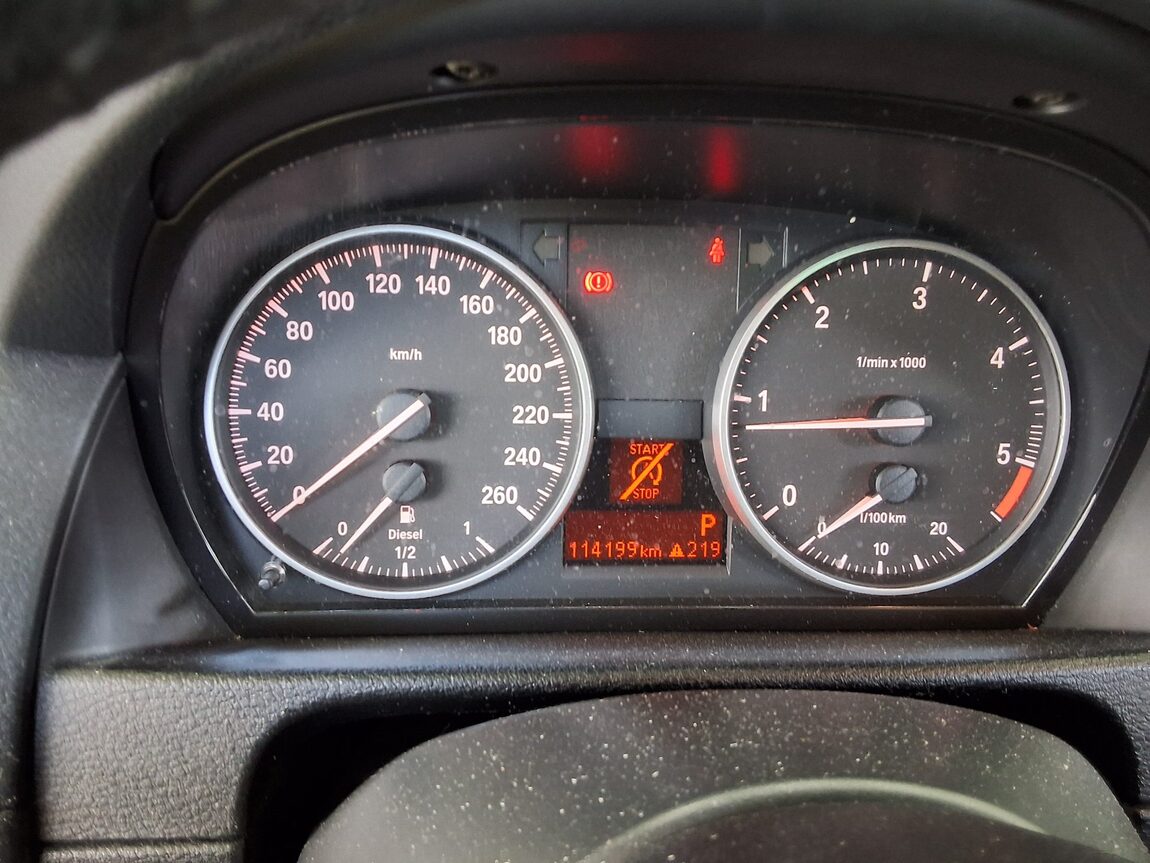 BMW X1 18d xDRIVE HIGH 2015 - zdjęcie 9