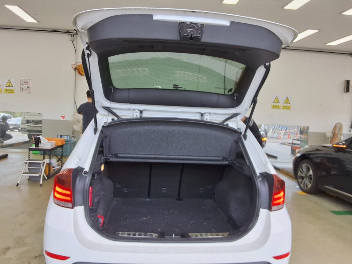 BMW X1 18d xDRIVE HIGH 2015 - zdjęcie 15