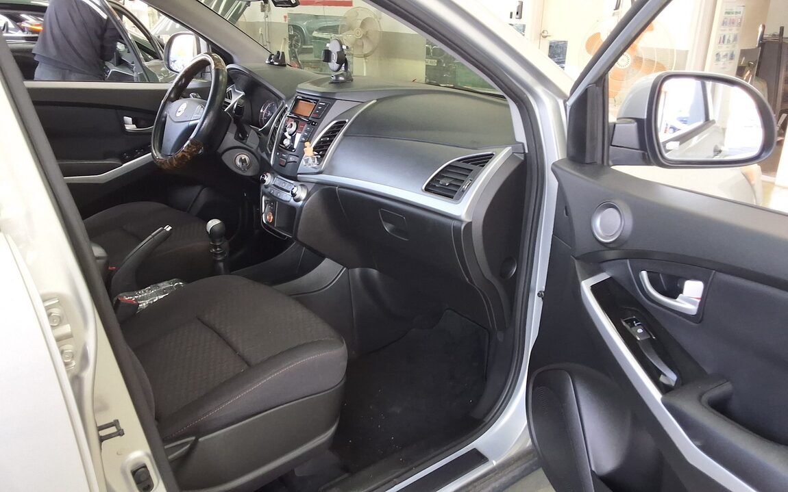 KG MOBILITY (SSANGYONG) NEW KORANDO C 2.0 AWD KX 2015 - zdjęcie 14