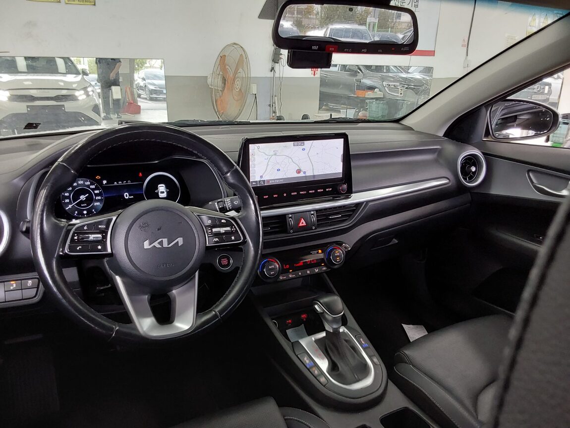 KIA THE NEW K3 1.6 GASOLINE PRESTIGE 2022 - zdjęcie 11