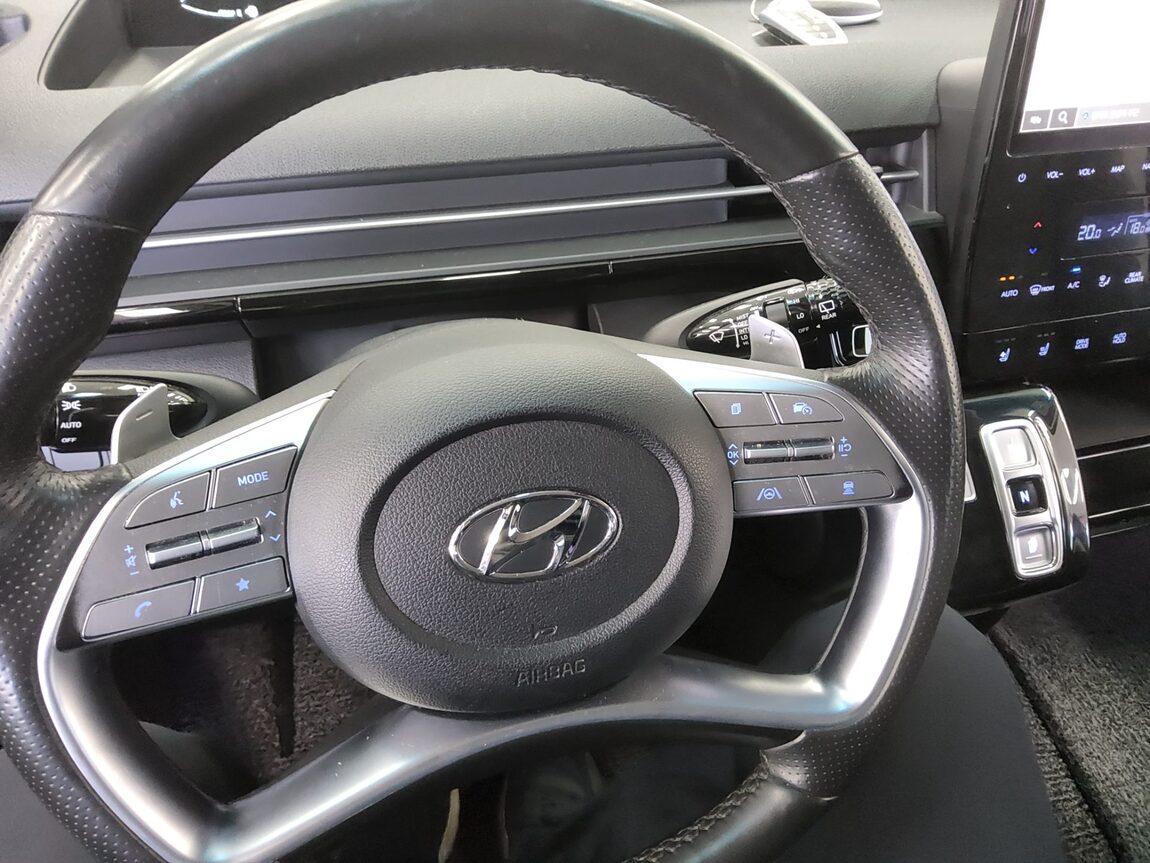 HYUNDAI STARIA 2.2 DIESEL LOUNGE 9-SEATER 2WD PRESTIGE 2023 - zdjęcie 17