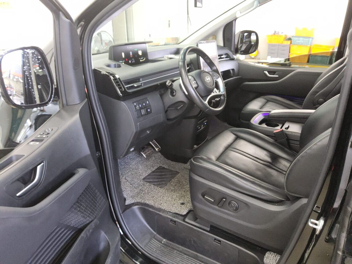HYUNDAI STARIA 2.2 DIESEL LOUNGE 9-SEATER 2WD PRESTIGE 2023 - zdjęcie 10