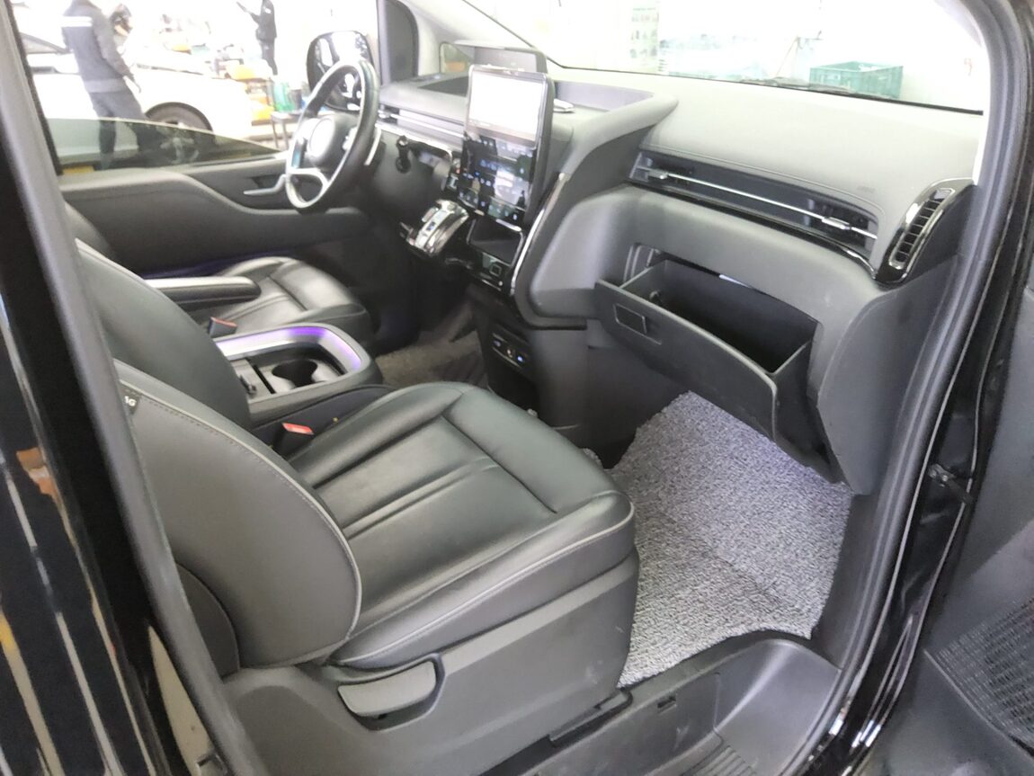 HYUNDAI STARIA 2.2 DIESEL LOUNGE 9-SEATER 2WD PRESTIGE 2023 - zdjęcie 14