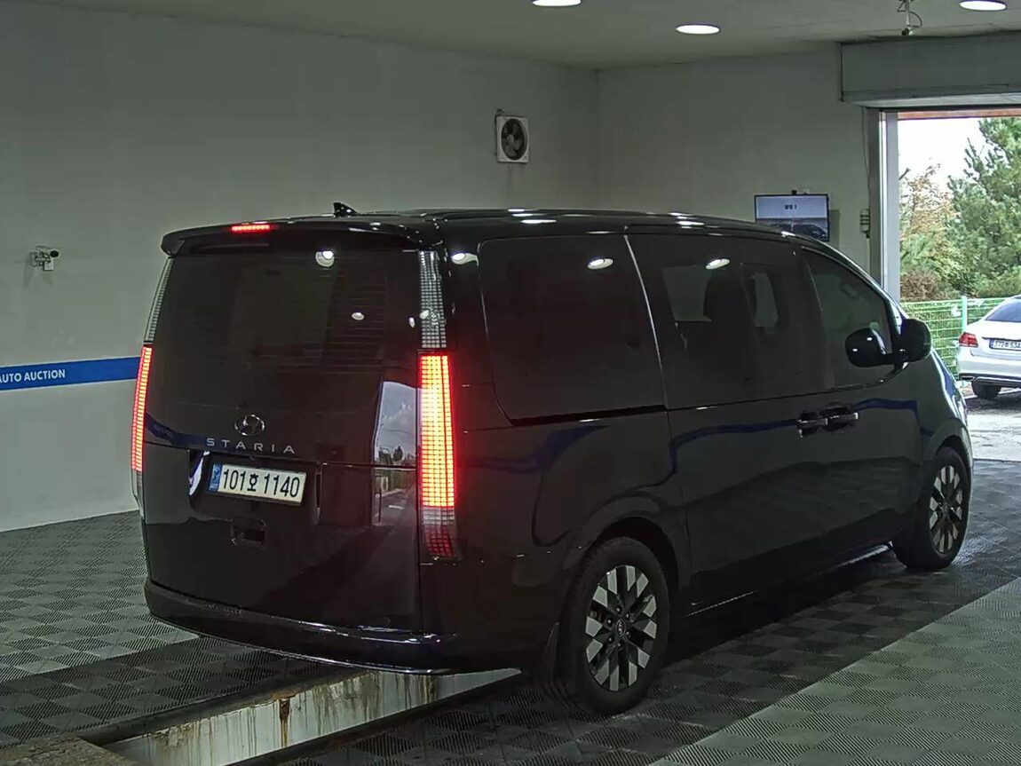 HYUNDAI STARIA 2.2 DIESEL LOUNGE 9-SEATER 2WD PRESTIGE 2023 - zdjęcie 5