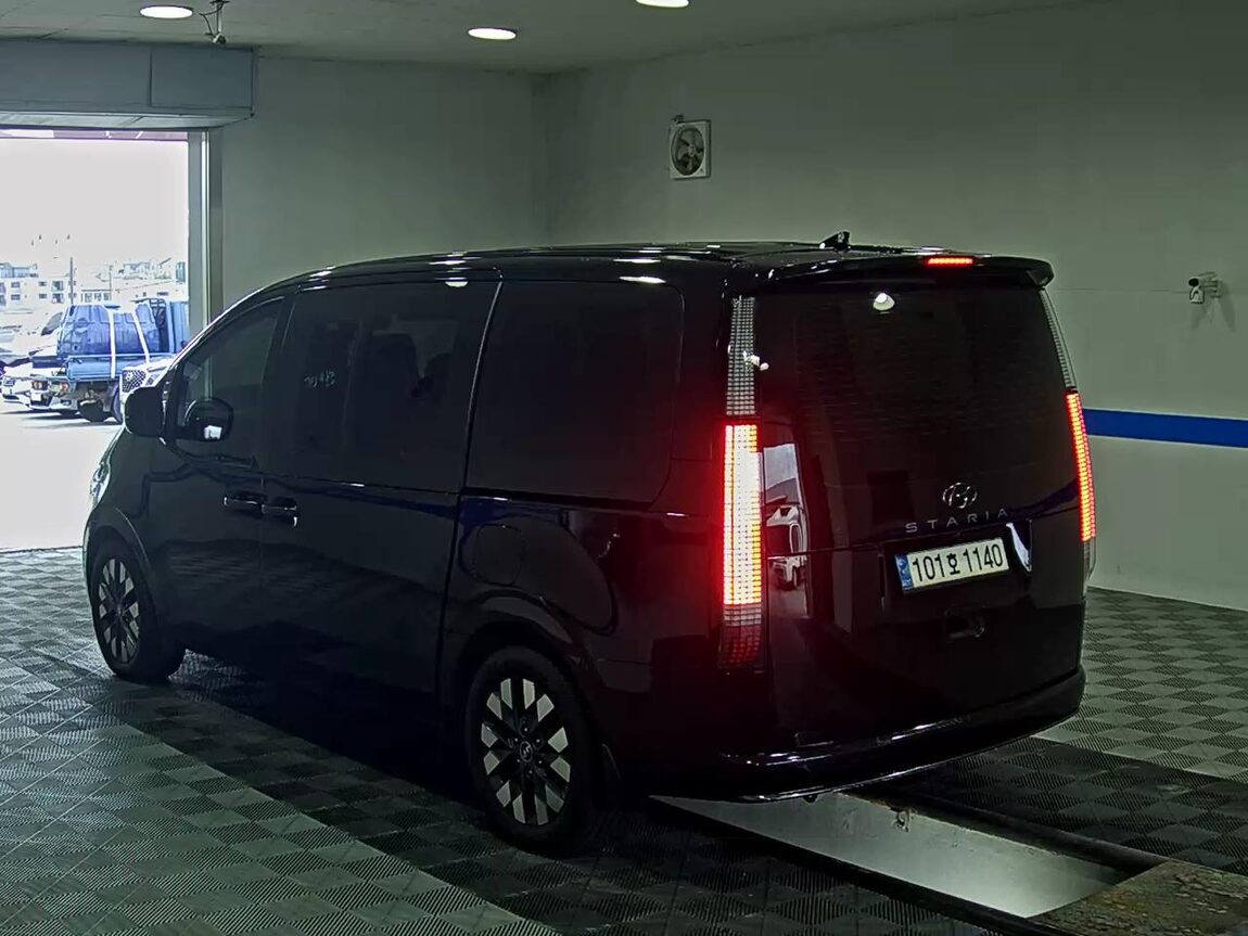 HYUNDAI STARIA 2.2 DIESEL LOUNGE 9-SEATER 2WD PRESTIGE 2023 - zdjęcie 6