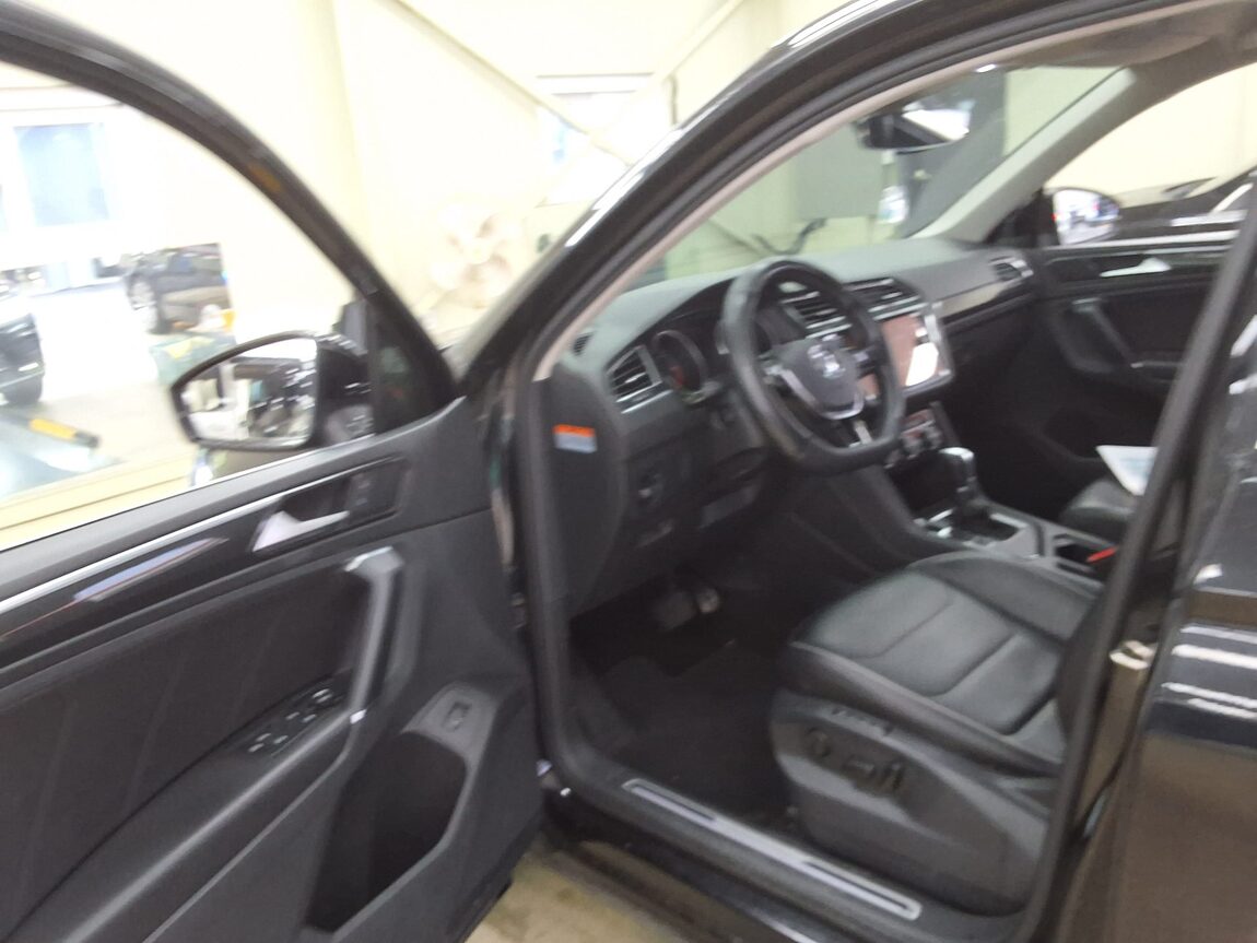 VOLKSWAGEN TIGUAN (2ND GEN) 2.0 TDI PREMIUM 2018 - zdjęcie 11