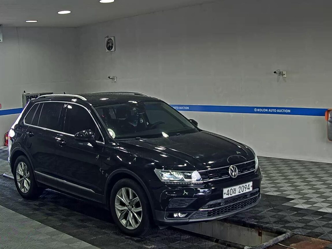 VOLKSWAGEN TIGUAN (2ND GEN) 2.0 TDI PREMIUM 2018 - zdjęcie 3