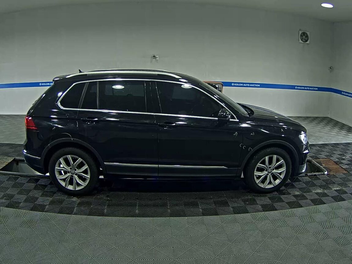 VOLKSWAGEN TIGUAN (2ND GEN) 2.0 TDI PREMIUM 2018 - zdjęcie 4