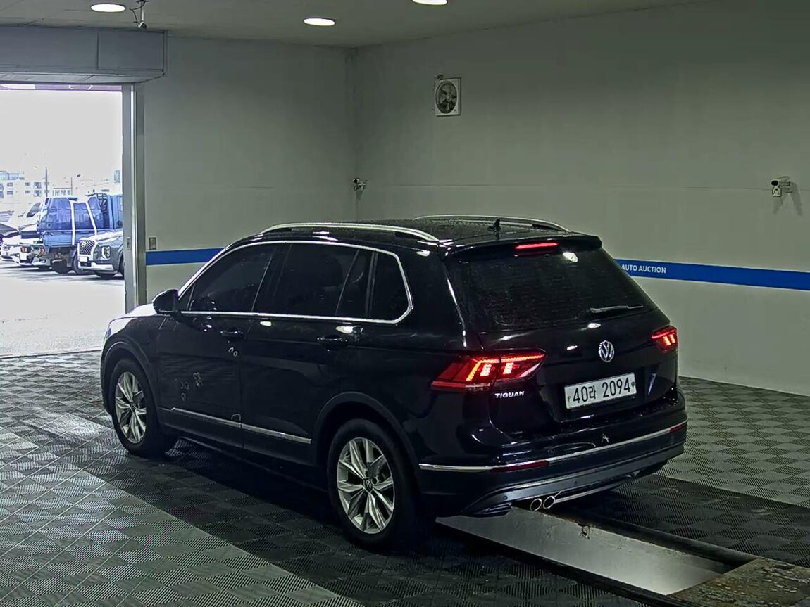 VOLKSWAGEN TIGUAN (2ND GEN) 2.0 TDI PREMIUM 2018 - zdjęcie 6