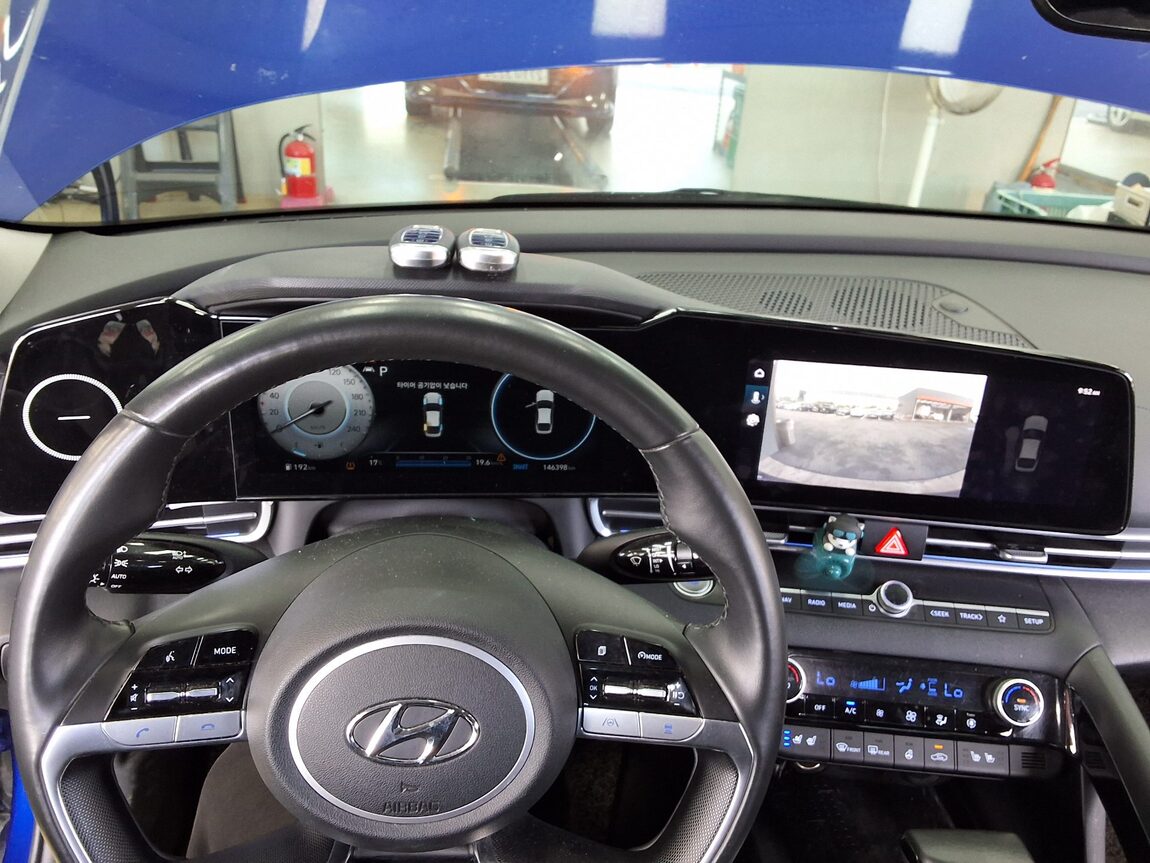 HYUNDAI AVANTE (CN7) 1.6 GASOLINE INSPIRATION 2021 - zdjęcie 17