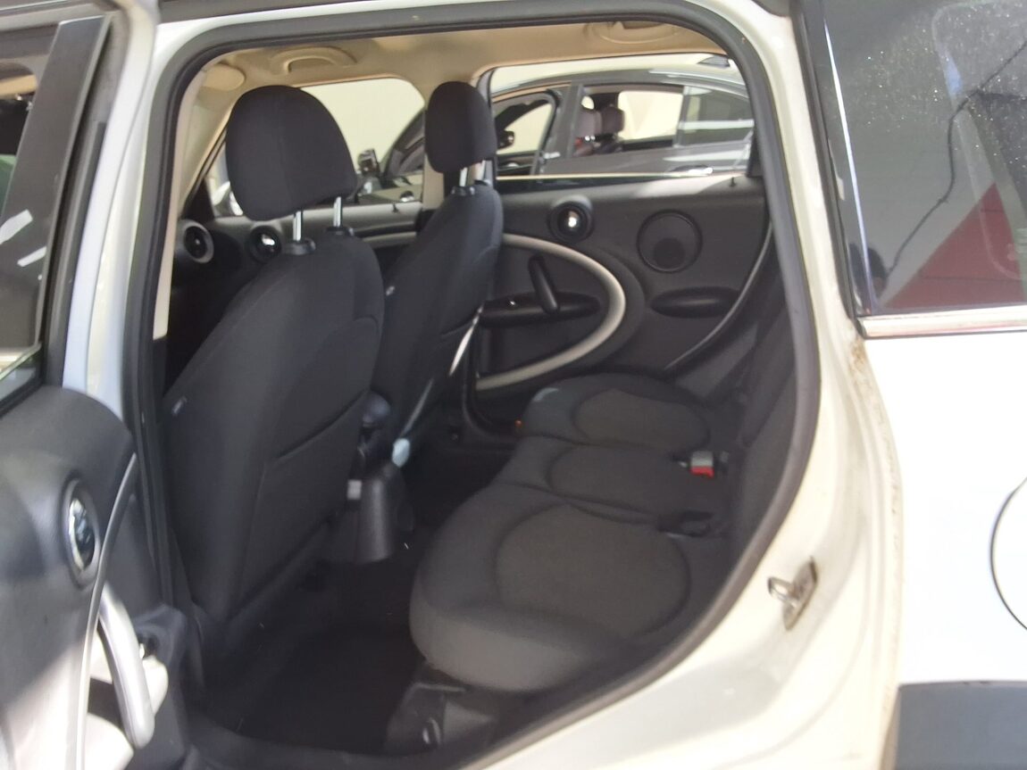 MINI COUNTRYMAN 2.0 D SE 2012 - zdjęcie 13