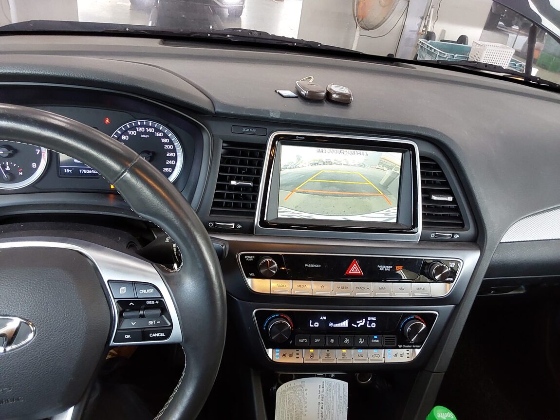 HYUNDAI LF SONATA NEW RISE 2.0 CVVL SMART SPECIAL 2019 - zdjęcie 17
