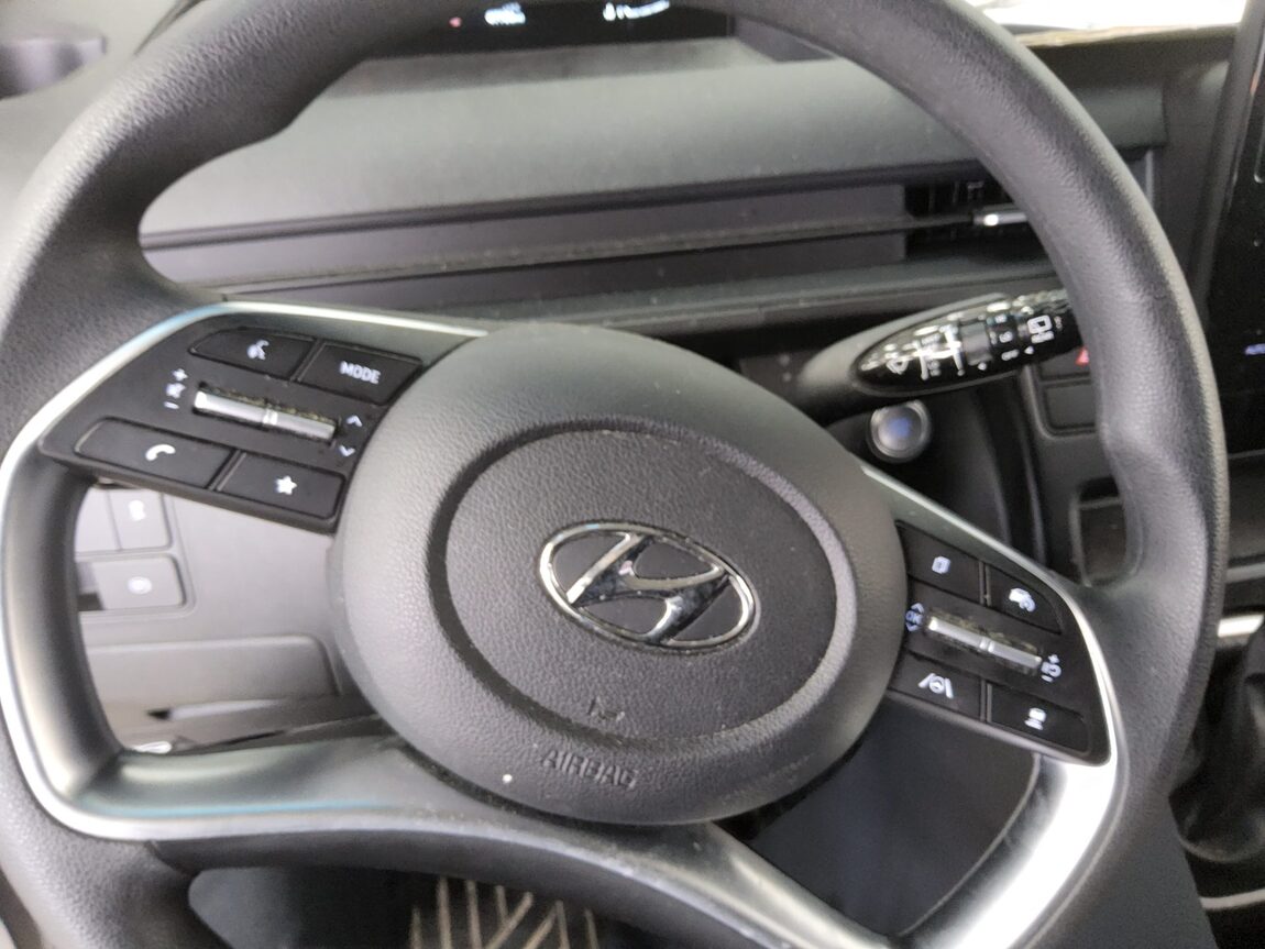 HYUNDAI STARIA 2.2 DIESEL TOURER 11-SEATER 4WD SMART 2022 - zdjęcie 17