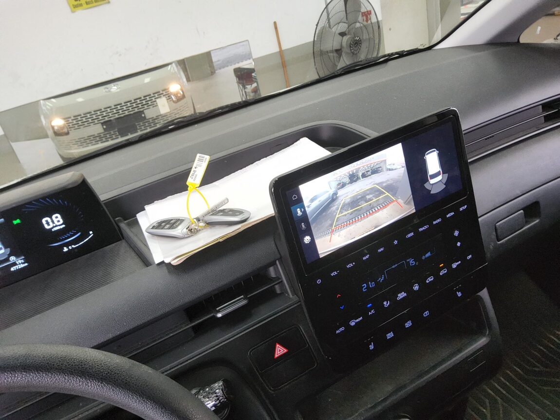 HYUNDAI STARIA 2.2 DIESEL TOURER 11-SEATER 4WD SMART 2022 - zdjęcie 18