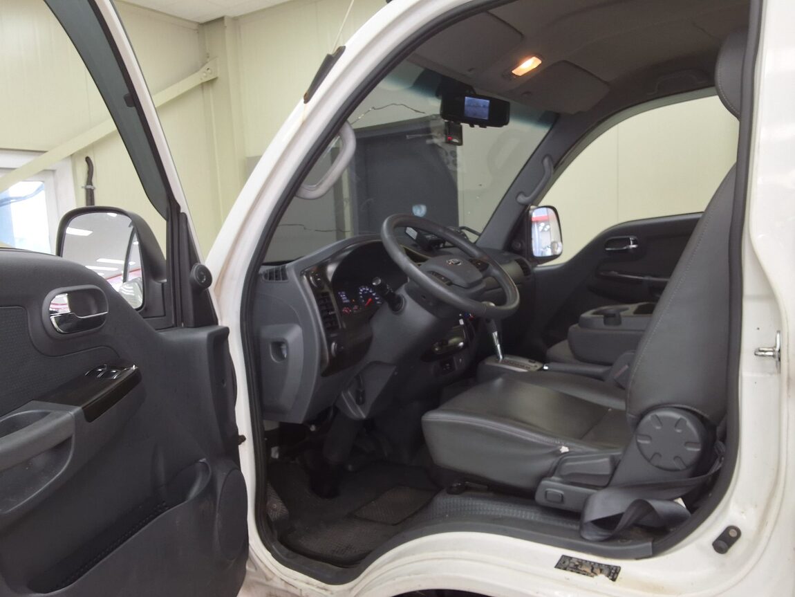 KIA BONGO III CARGO FREEZER BOX TRUCK 1 TON KING CAB 2019 - zdjęcie 11