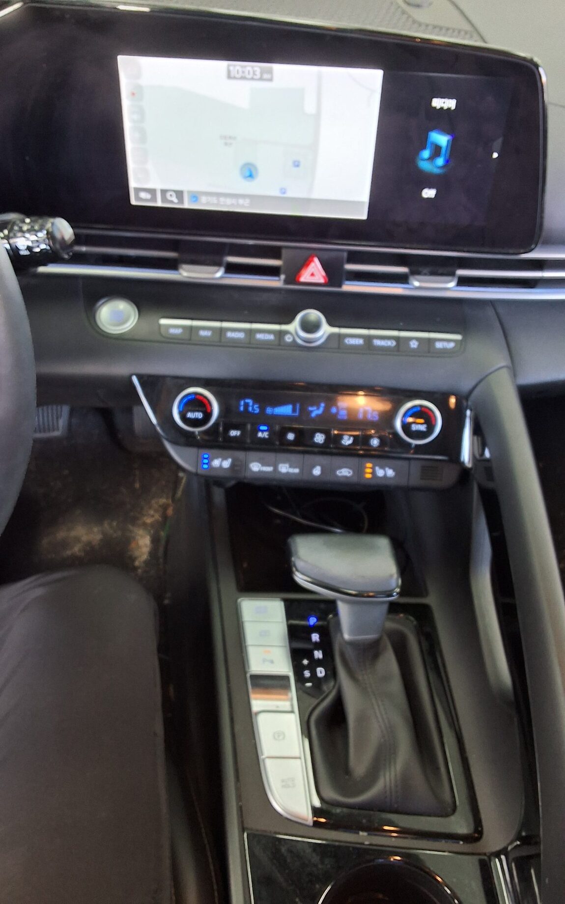 HYUNDAI AVANTE (CN7) 1.6 GASOLINE MODERN 2023 - zdjęcie 18