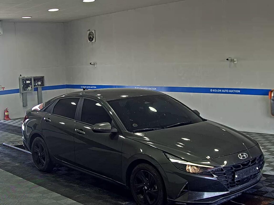HYUNDAI AVANTE (CN7) 1.6 GASOLINE MODERN 2023 - zdjęcie 3