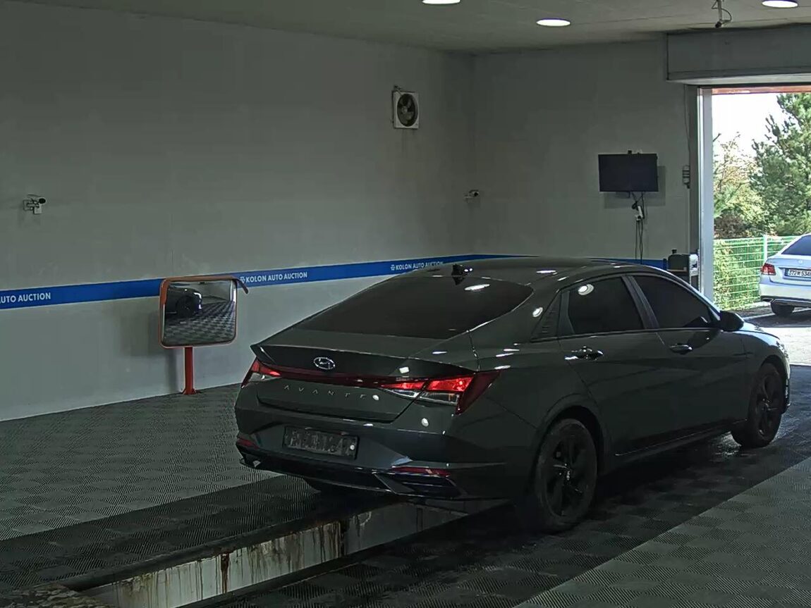 HYUNDAI AVANTE (CN7) 1.6 GASOLINE MODERN 2023 - zdjęcie 5