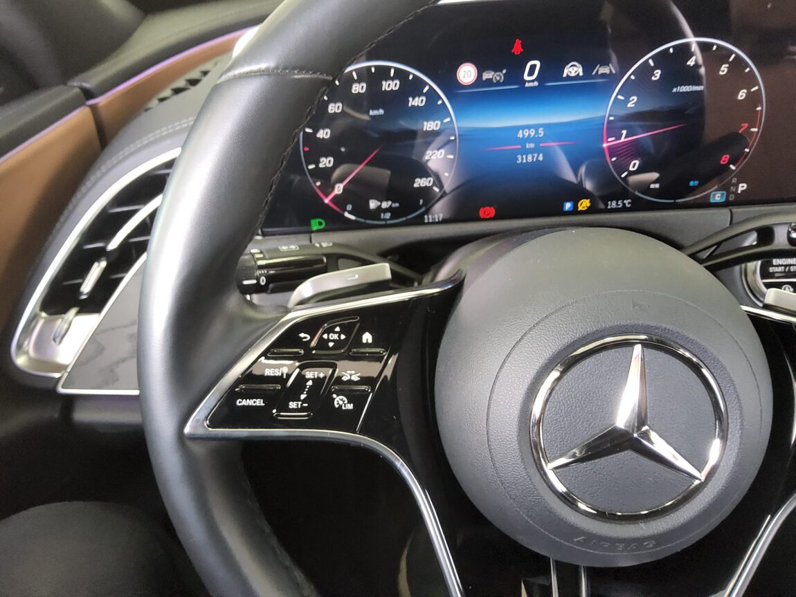 MERCEDES-BENZ E-CLASS (6TH GEN) E200 AVANTGARDE 2024 - zdjęcie 17