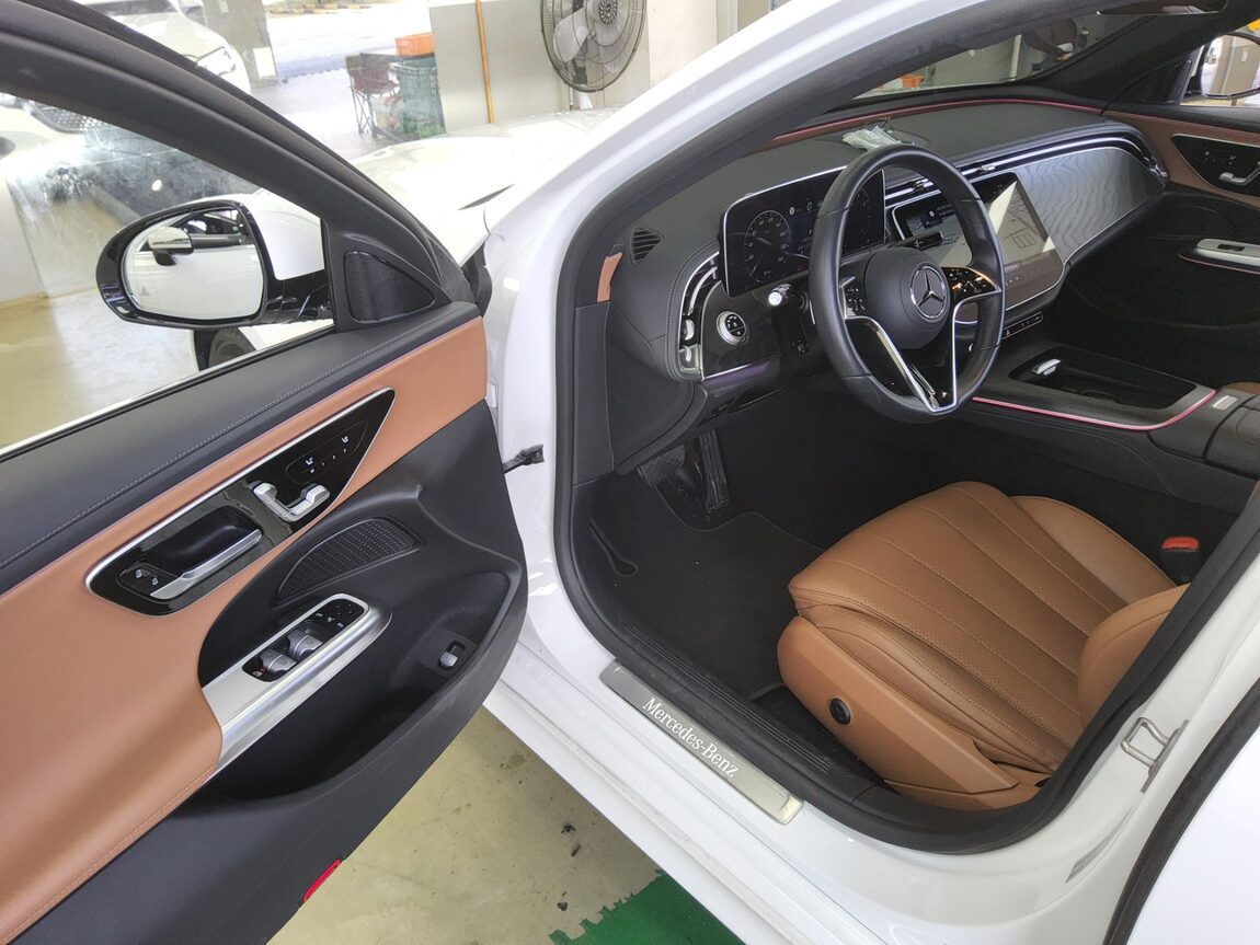 MERCEDES-BENZ E-CLASS (6TH GEN) E200 AVANTGARDE 2024 - zdjęcie 10