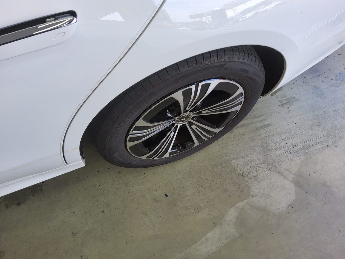 MERCEDES-BENZ E-CLASS (6TH GEN) E200 AVANTGARDE 2024 - zdjęcie 22
