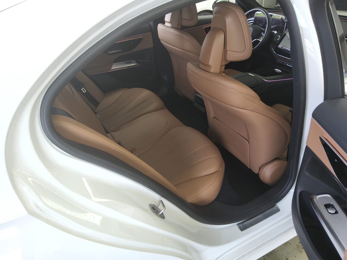 MERCEDES-BENZ E-CLASS (6TH GEN) E200 AVANTGARDE 2024 - zdjęcie 13