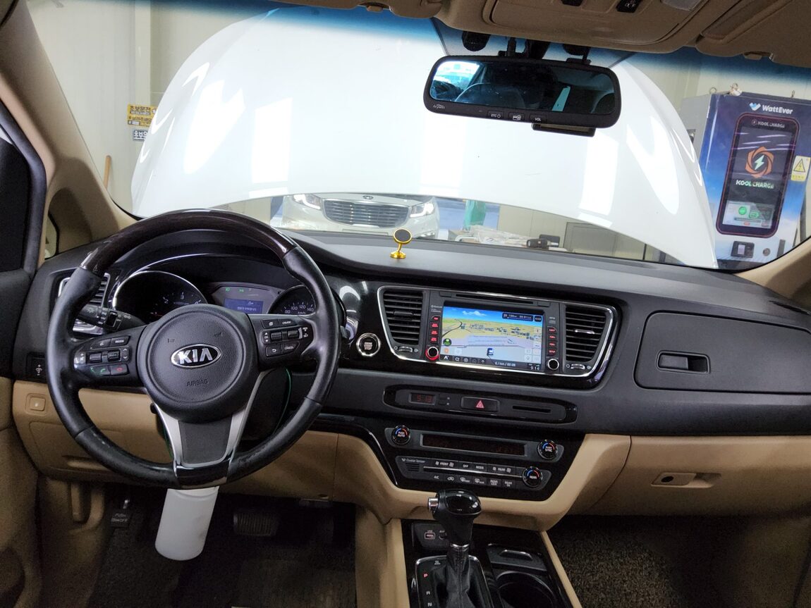 KIA ALL NEW CARNIVAL 7-SEATER LIMOUSINE DIESEL VIP 2016 - zdjęcie 11