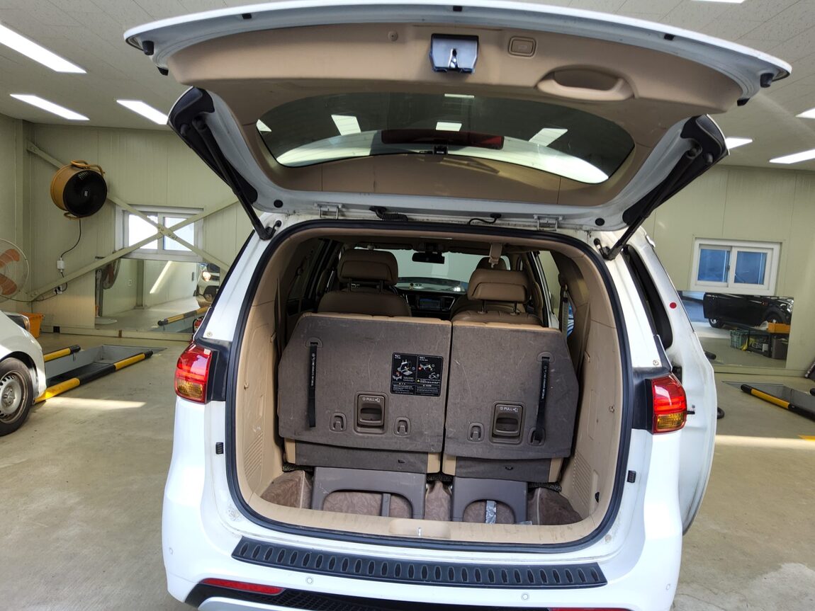 KIA ALL NEW CARNIVAL 7-SEATER LIMOUSINE DIESEL VIP 2016 - zdjęcie 15