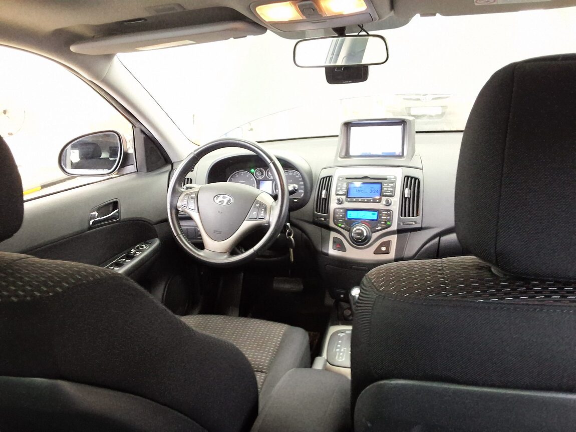 HYUNDAI i30 1.6 VVT LUXURY 2008 - zdjęcie 11