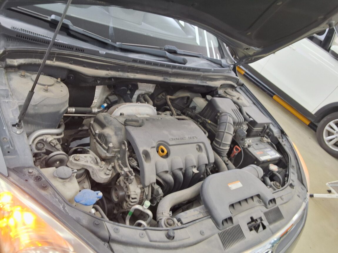 HYUNDAI i30 1.6 VVT LUXURY 2008 - zdjęcie 19