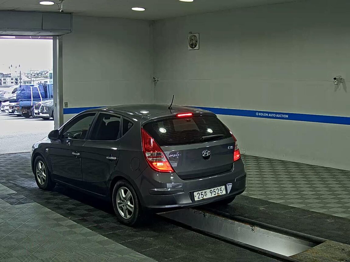 HYUNDAI i30 1.6 VVT LUXURY 2008 - zdjęcie 6